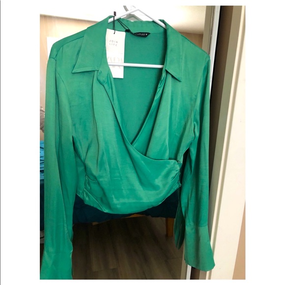 NEW beautiful zara satin top! Size S / 26 - Picture 3 of 4
